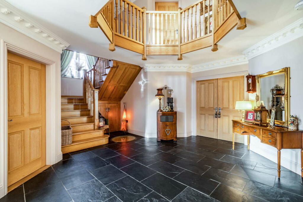 Additional image 9 of Luxury Home On Weston Lane, Bulkington, CV12 9RX