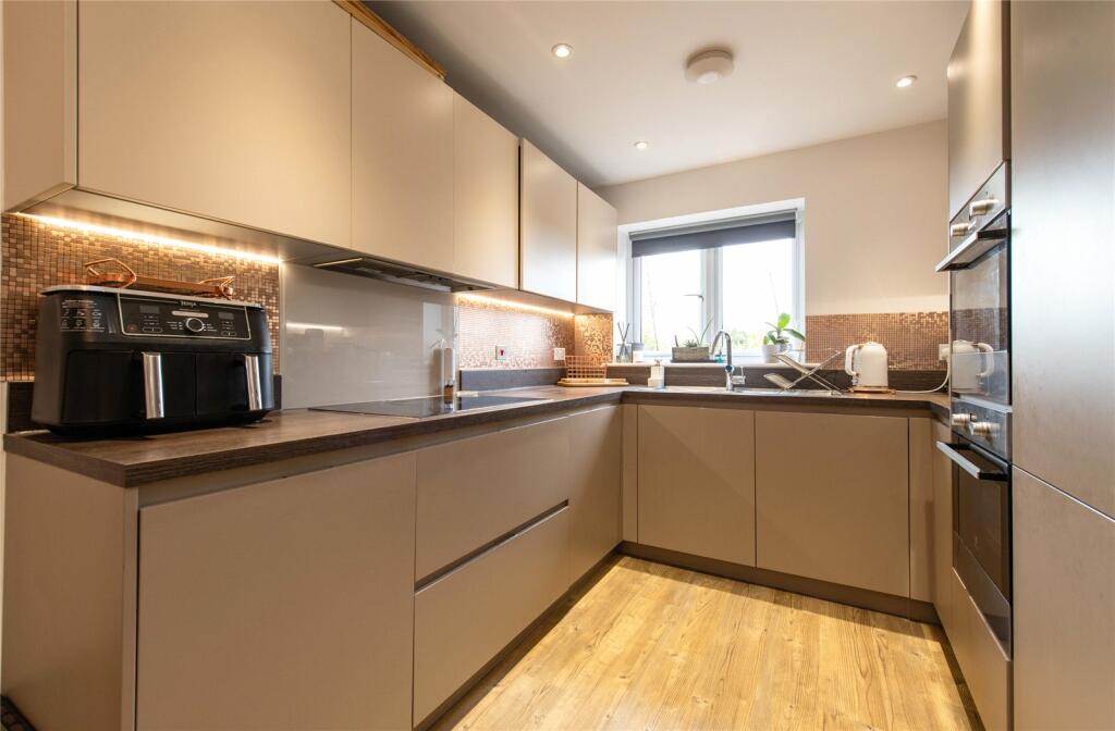 Additional image 6 of Marlowe Close, Northfleet, Kent, DA11