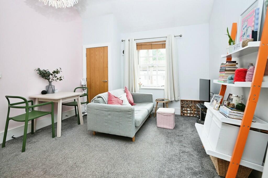 Additional image 4 of Tresham House, Guys Common