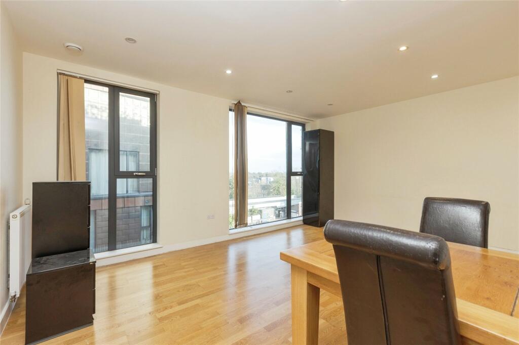 Additional image 18 of Station Road, Sidcup, DA15