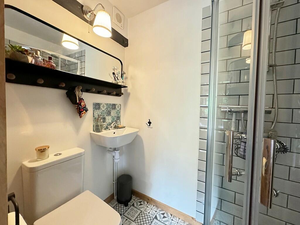 Additional image 19 of Leek Wootton