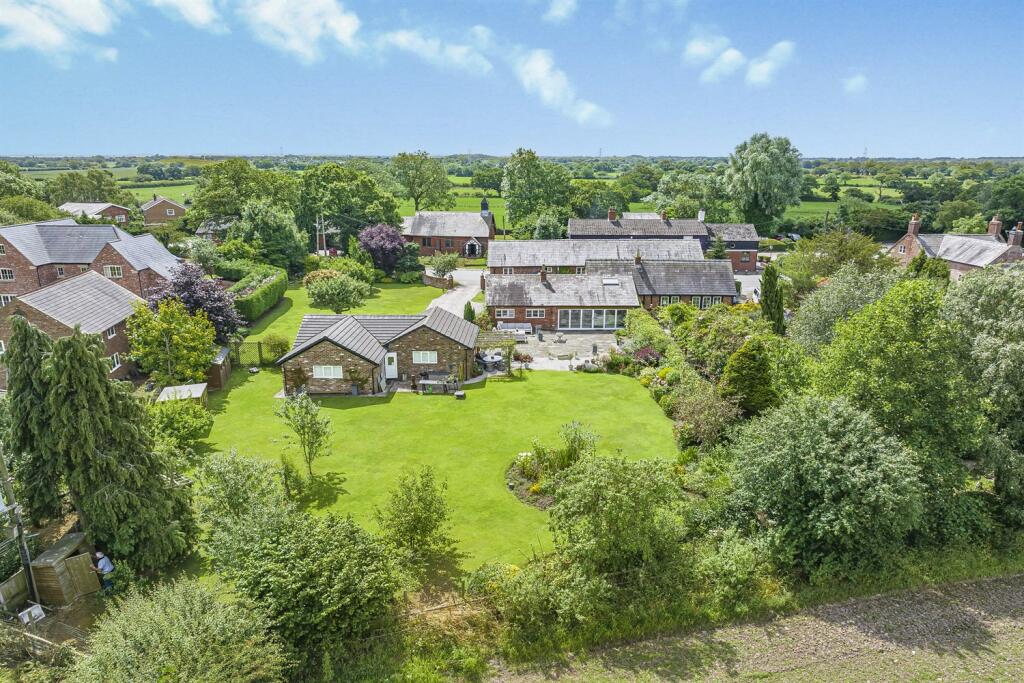 Additional image 23 of Holmes Chapel Road, Lach Dennis