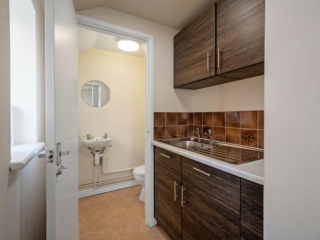 Additional image 17 of Heathcote Road, Whitnash, Warwickshire CV31 2LX