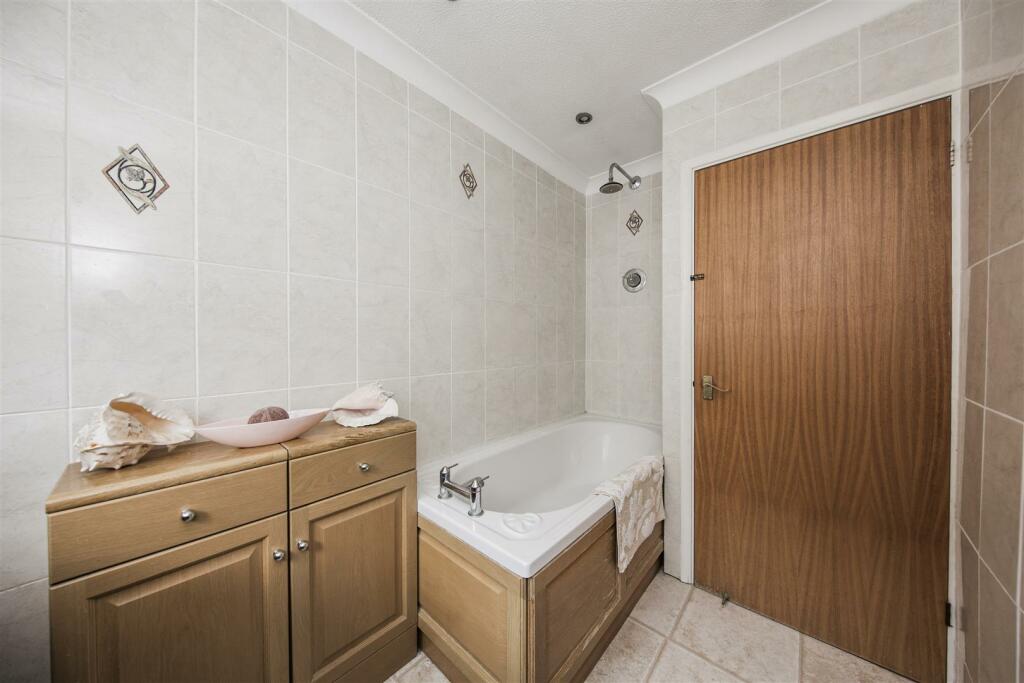 Additional image 21 of Southfleet Avenue, Longfield