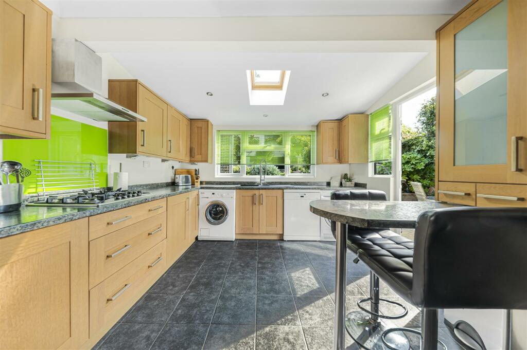 Additional image 15 of Castlefields, Istead Rise, Gravesend