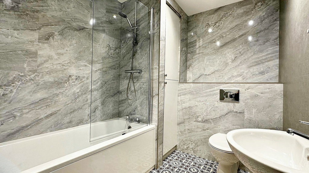 Additional image 7 of Apartment 5, Whittle House, 19 Warwick Street