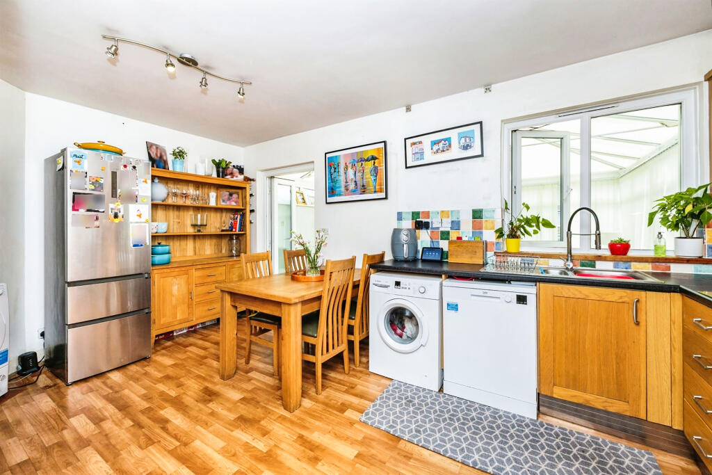 Additional image 4 of Deansway Avenue, Sturry, Canterbury