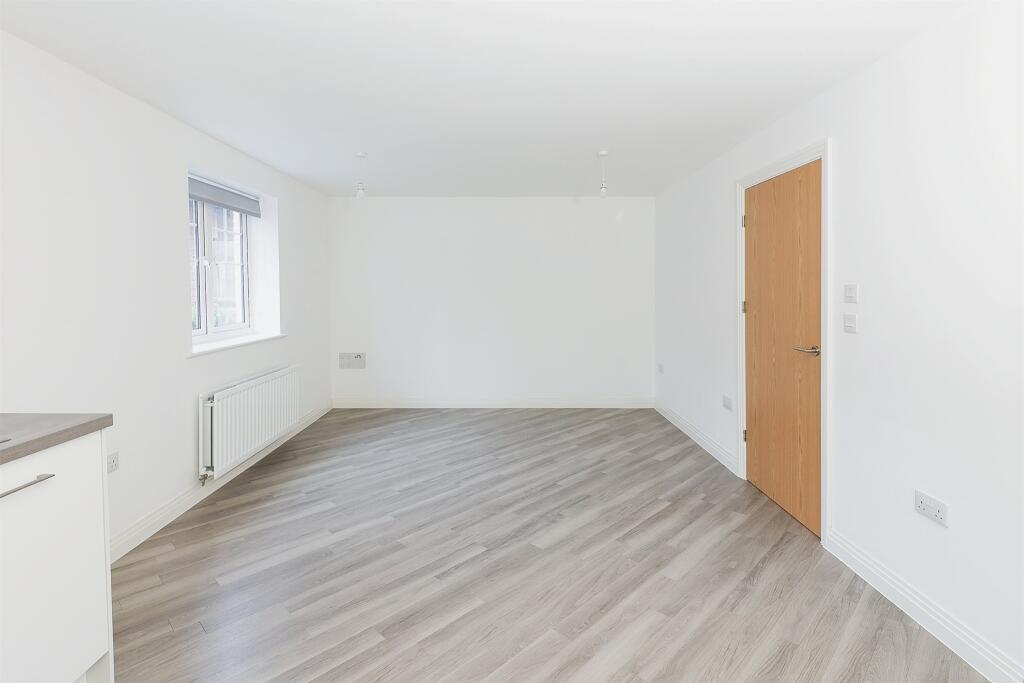 Additional image 3 of Drovers Close, Balsall Common, Coventry