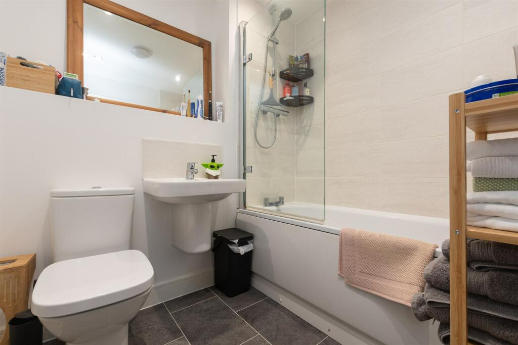 Additional image 6 of Eyres Drive, Castle Hill, Ebbsfleet Valley, Kent