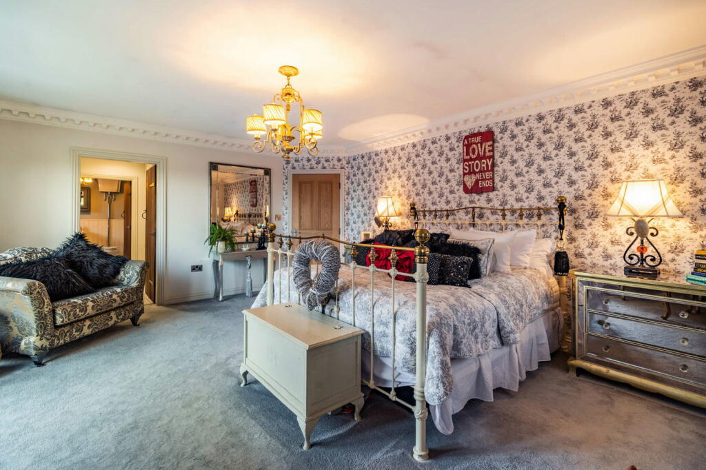 Additional image 28 of Luxury Home On Weston Lane, Bulkington, CV12 9RX