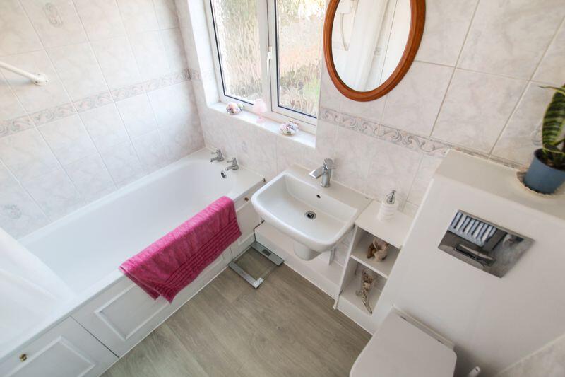 Additional image 6 of Hythe Avenue, Bexleyheath