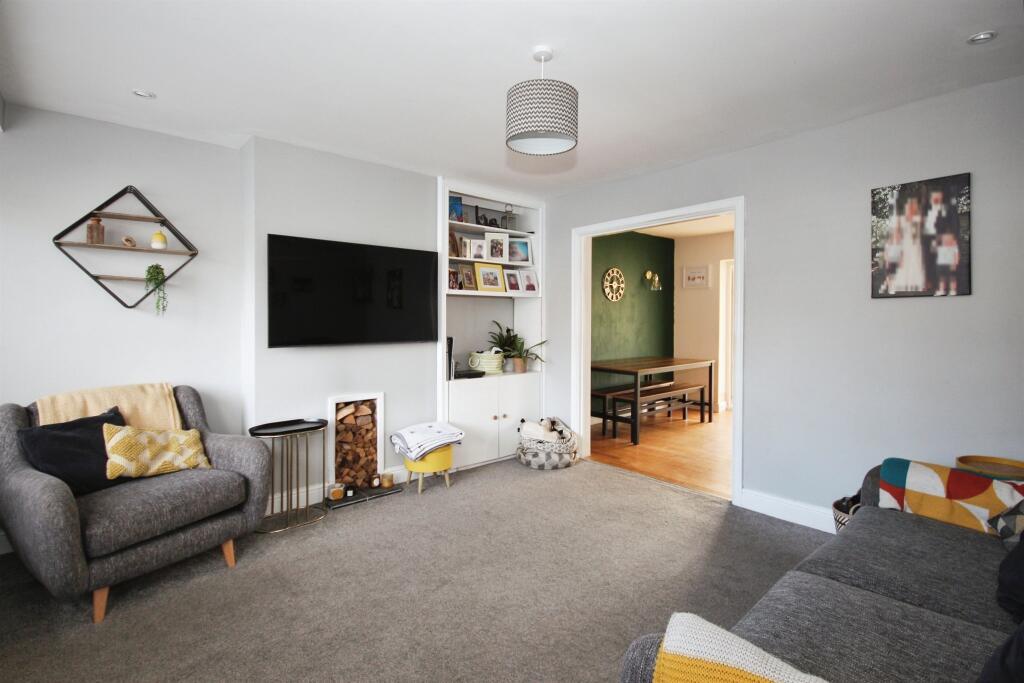 Additional image 10 of Dale Close, Warwick