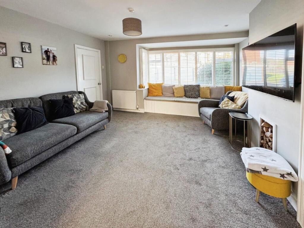 Additional image 3 of Dale Close, Warwick