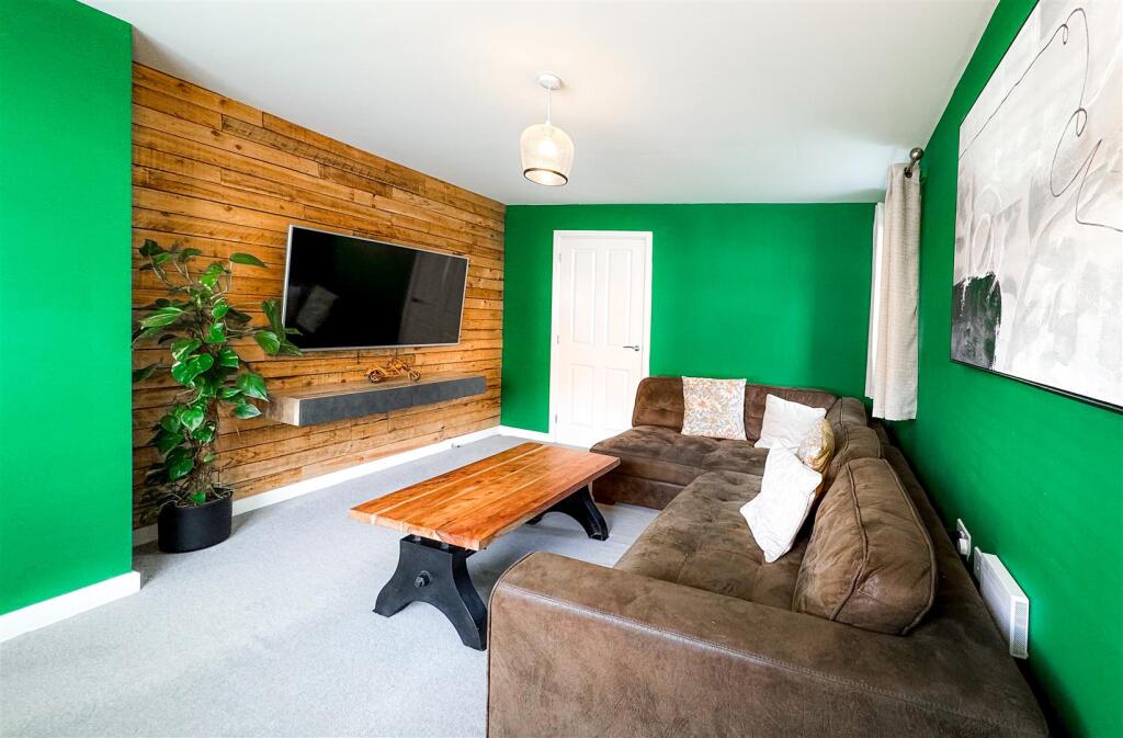 Additional image 14 of Meadow Drive, Long Itchington, Southam