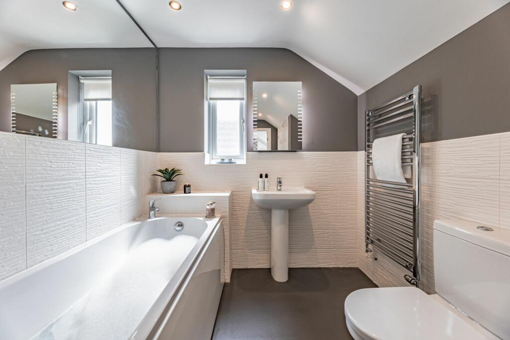 Additional image 17 of Immaculate and spacious family home by Delamere Forest.