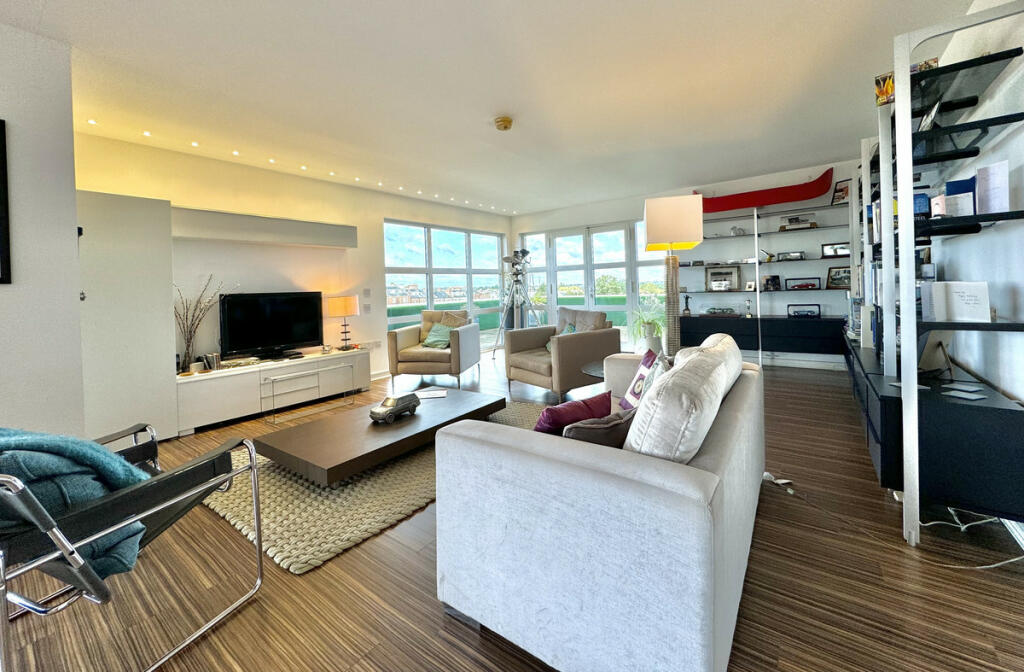 Additional image 5 of Clarendon Avenue, Leamington Spa, Large Penthouse & Roof Terrace