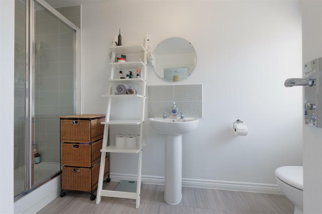 Additional image 15 of Brackley Crescent, Warwick