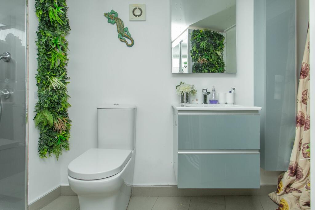 Additional image 39 of Island Wall, Whitstable, CT5