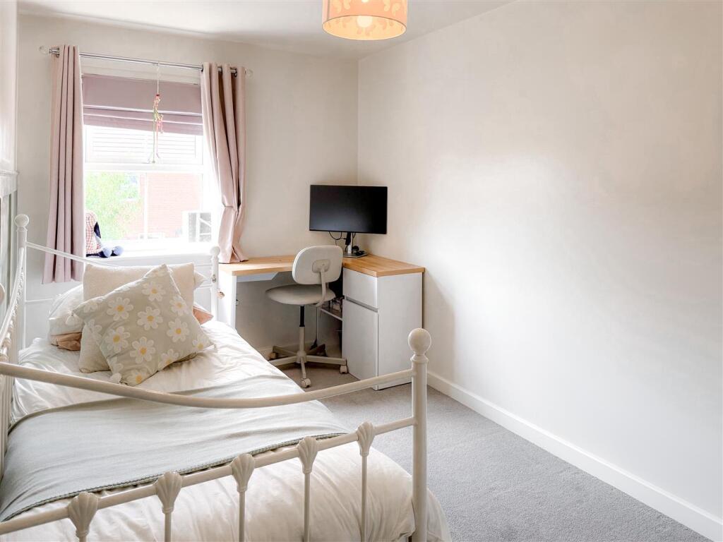 Additional image 10 of Meadow Drive, Long Itchington, Southam