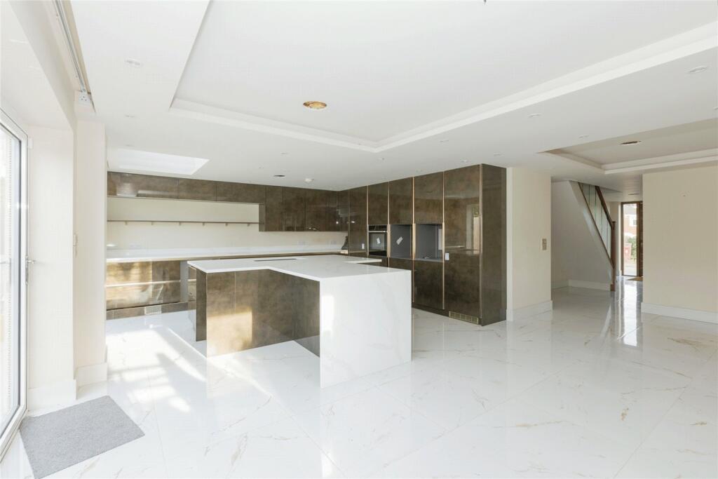 Additional image 15 of Summerhouse Drive, Dartford, Kent, DA2