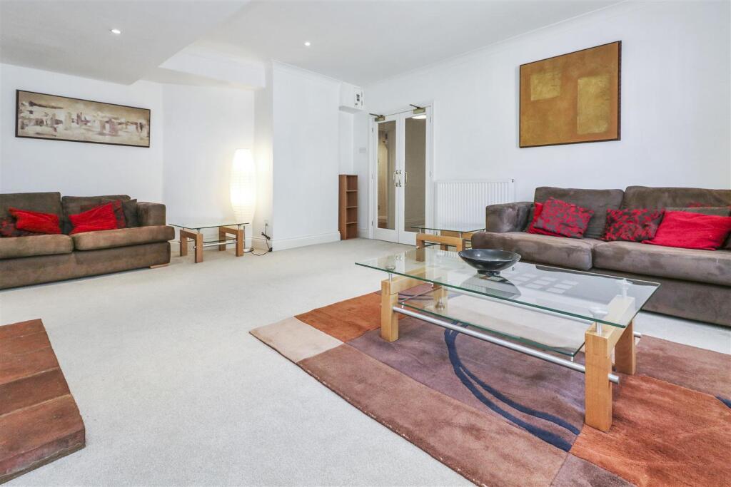 Additional image 4 of Neville Court, Jury Street, Warwick