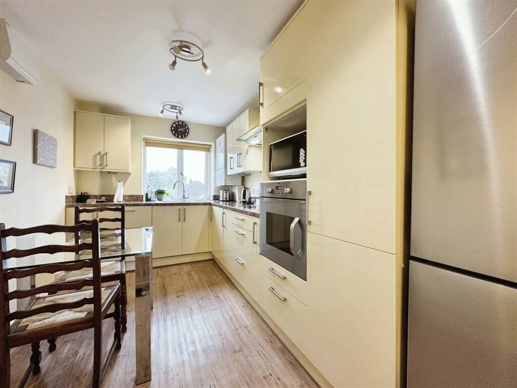 Additional image 9 of Russell Terrace, Leamington Spa