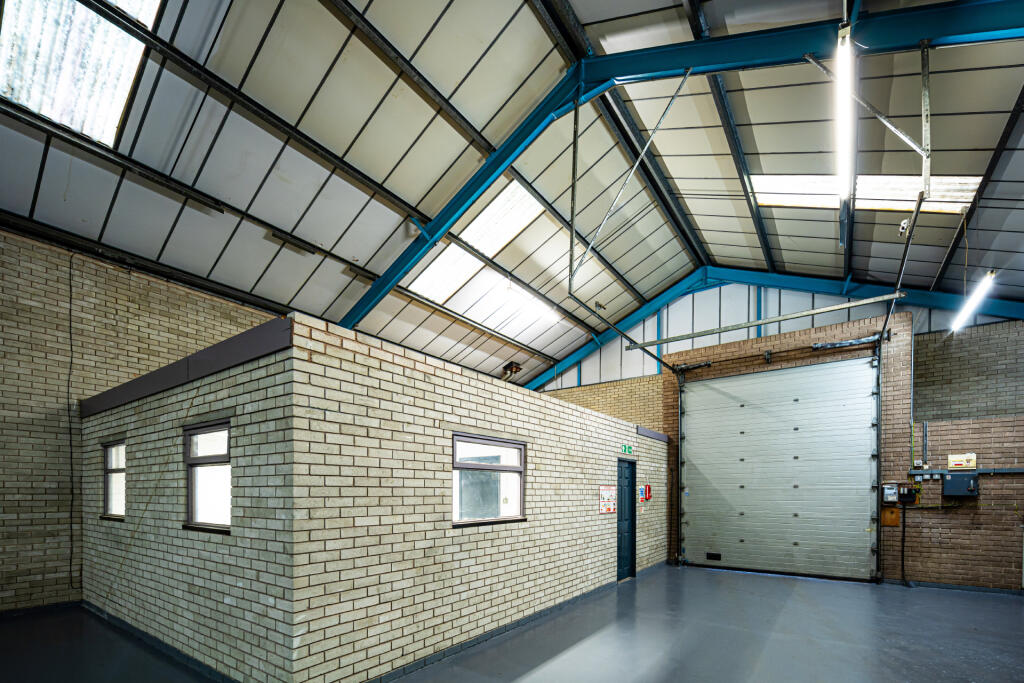 Additional image 4 of Swan Centre Avenue Farm, Warwickshire, CV37 0HS