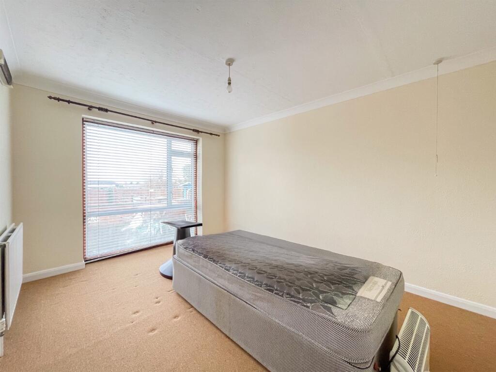 Additional image 9 of Dorset Crescent, Gravesend, Kent, DA12