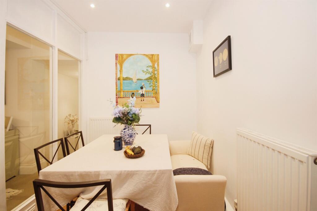 Additional image 15 of Neville Court, Jury Street, Warwick