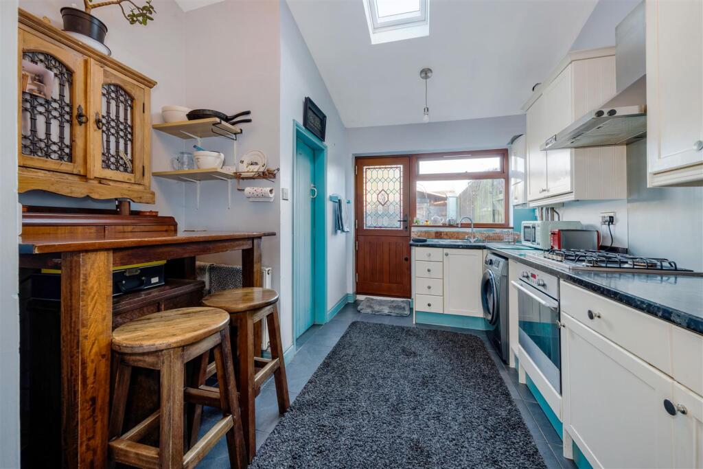 Additional image 4 of Lewis Road, Radford Semele, Leamington Spa