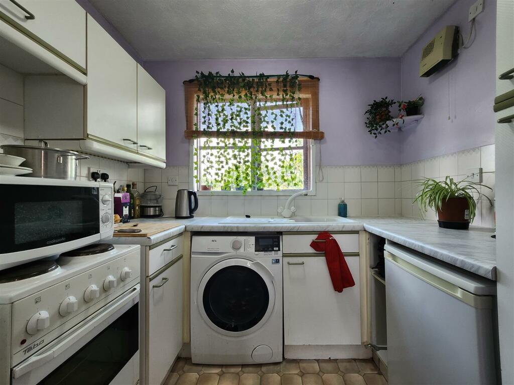 Additional image 12 of Hardwick Crescent, Dartford