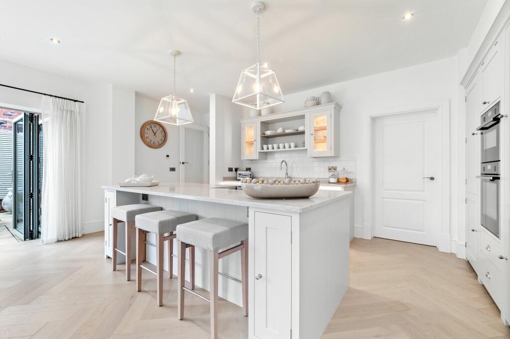 Additional image 4 of The Cedars on the Warwickshire Golf Course Estate in Leek Wootton, Kenilworth