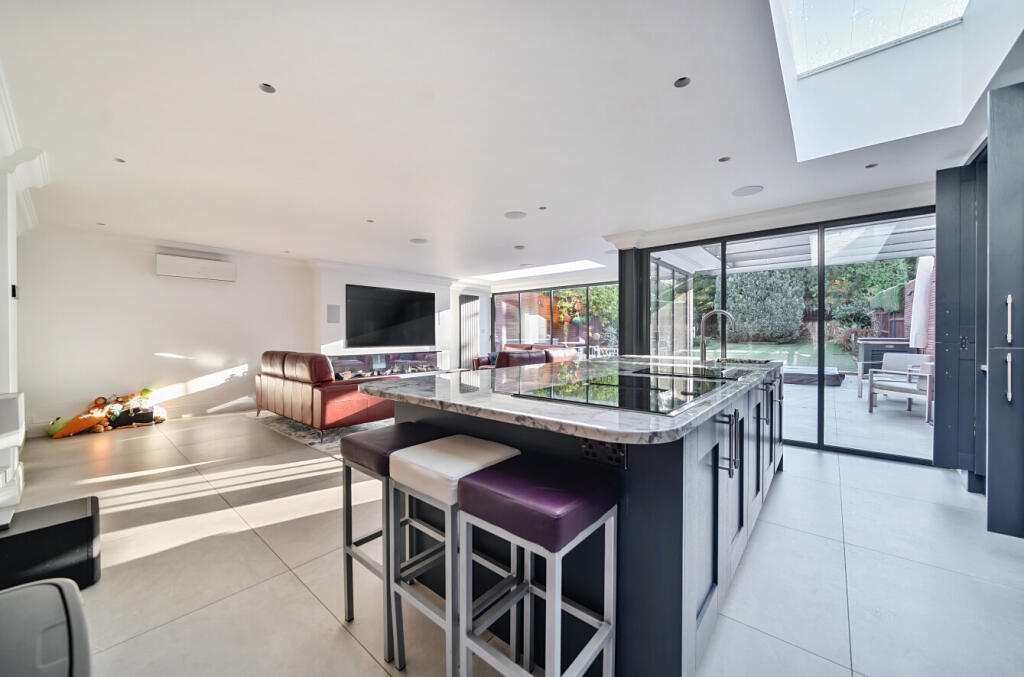 Additional image 3 of Priestlands Park Road, Sidcup, Kent, DA15