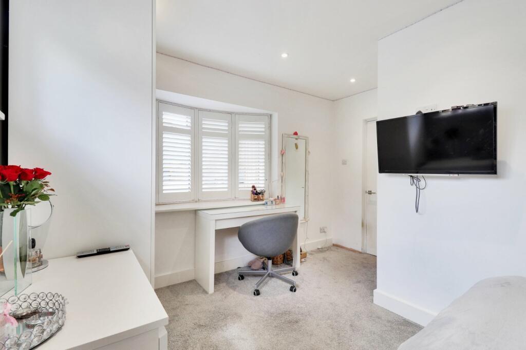 Additional image 9 of Tennyson Walk, Northfleet, Gravesend, Kent, DA11