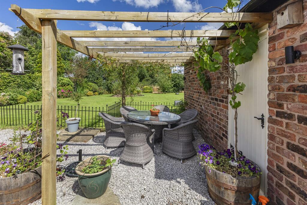 Additional image 33 of Holmes Chapel Road, Lach Dennis