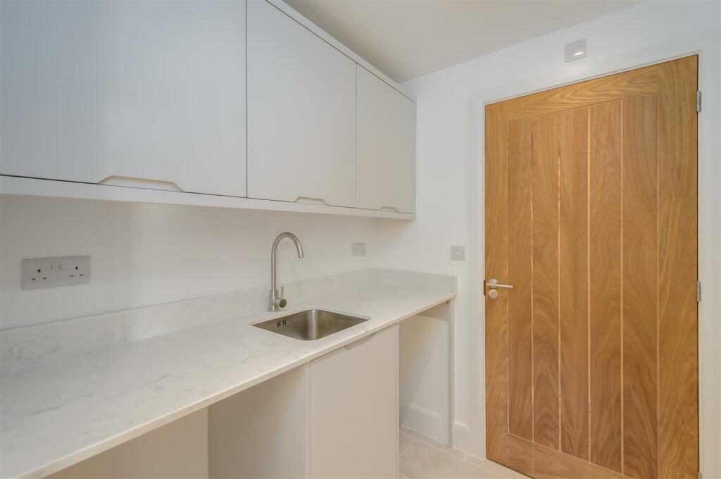 Additional image 12 of Meadow View, Higham Lane, Stoke Golding.