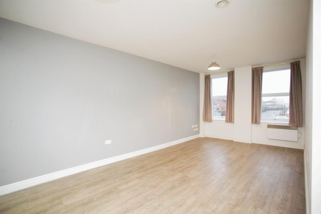 Additional image 16 of Woodside Park, Rugby