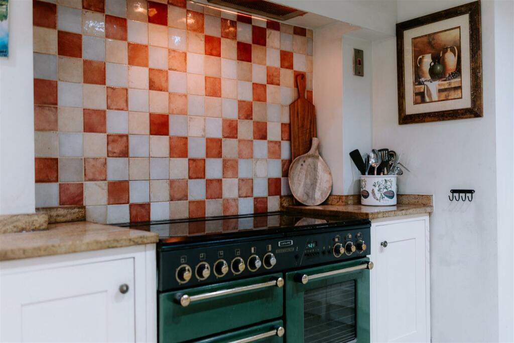 Additional image 12 of Exceptional detached period property tucked away on a quiet leafy road