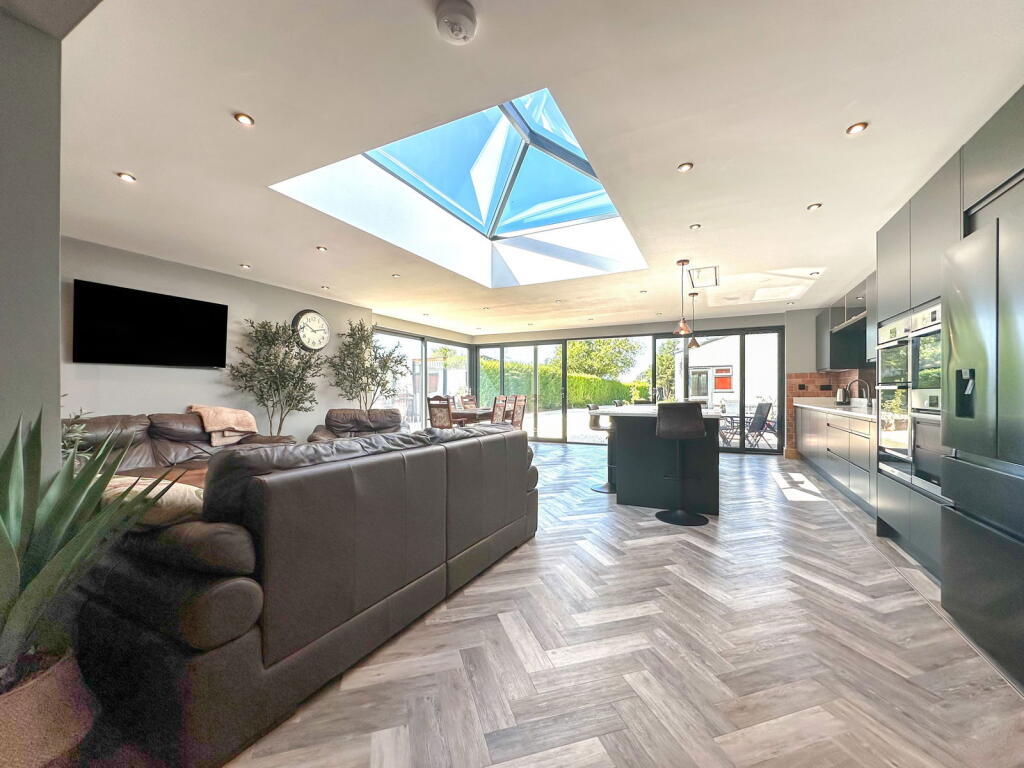 Additional image 8 of Nuneaton Road, Bulkington, Bedworth, CV12 9RR