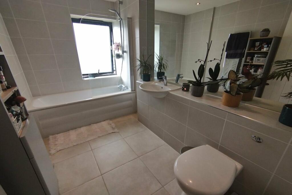 Additional image 7 of Fishermans Beach, Hythe, Kent, CT21