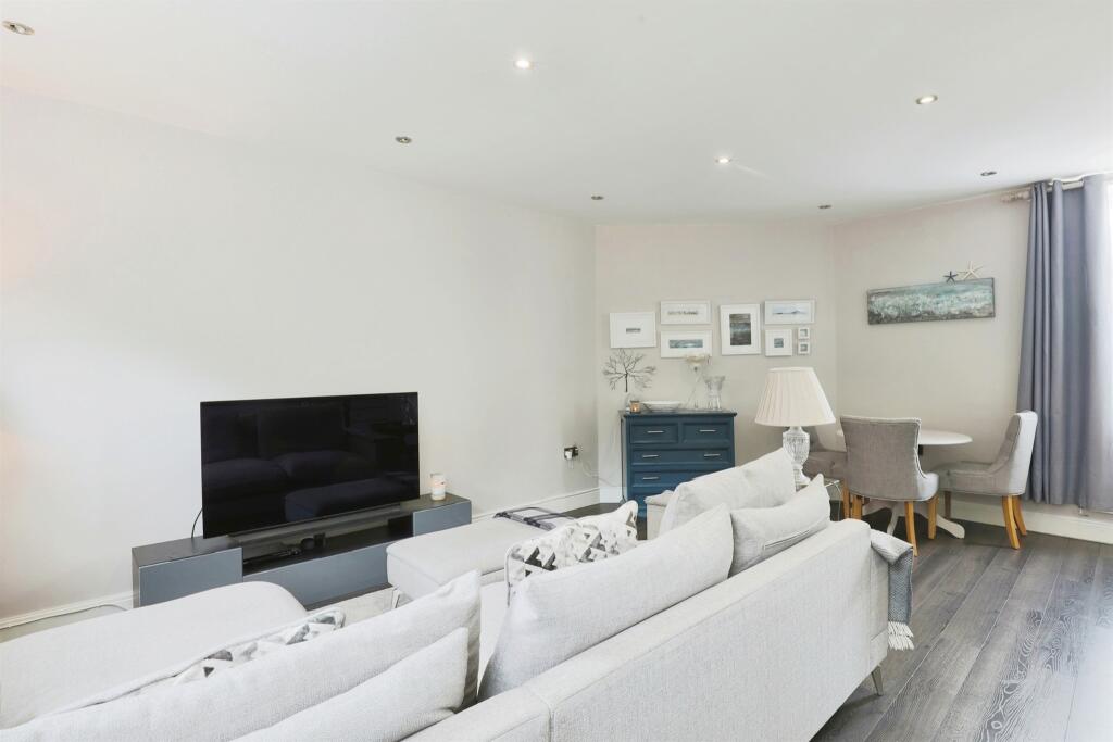 Additional image 15 of Walton Road, Wellesbourne, Warwick