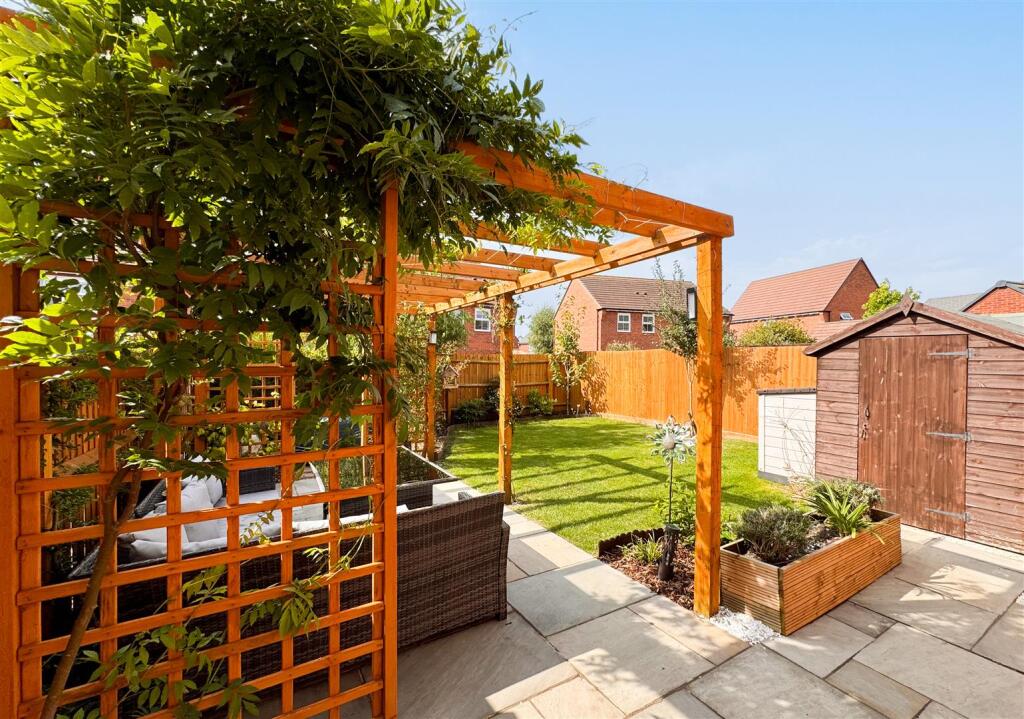 Additional image 21 of Meadow Drive, Long Itchington, Southam