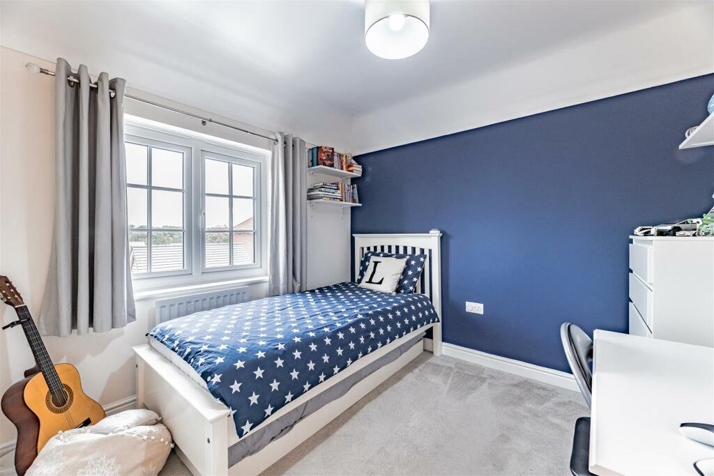 Additional image 22 of Immaculate detached Redrow property on prized cul-de-sac