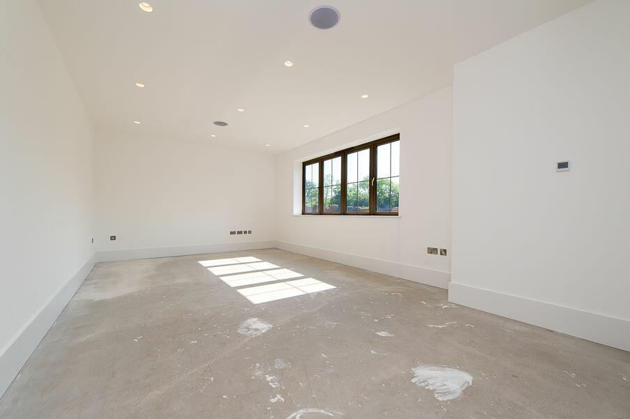 Additional image 11 of Trinity Garden, 1 Fosse Way, Moreton Morrell, Warwick, Warwickshire, CV35 9DF