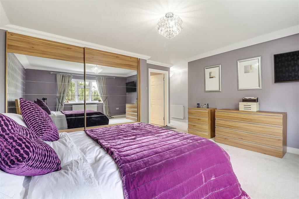 Additional image 30 of Cob Drive, Shorne,