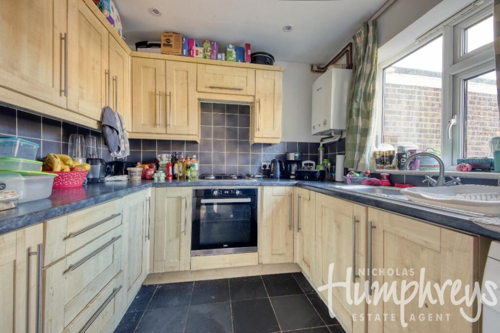 Additional image 2 of 4 Bed Student Home - 61a Kemsing Gardens