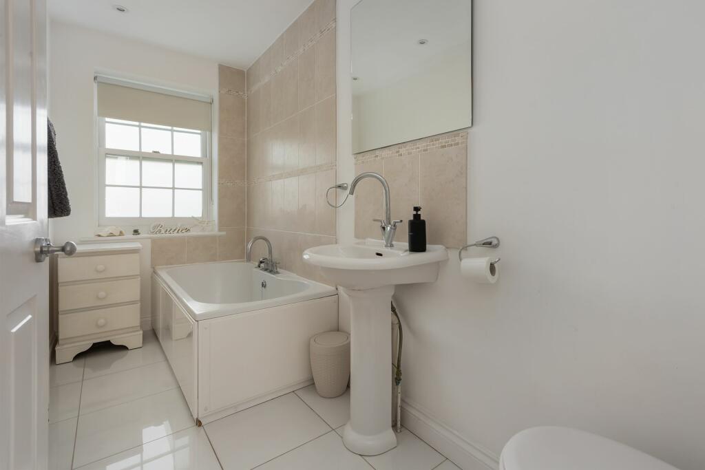 Additional image 18 of Island Wall, Whitstable, CT5