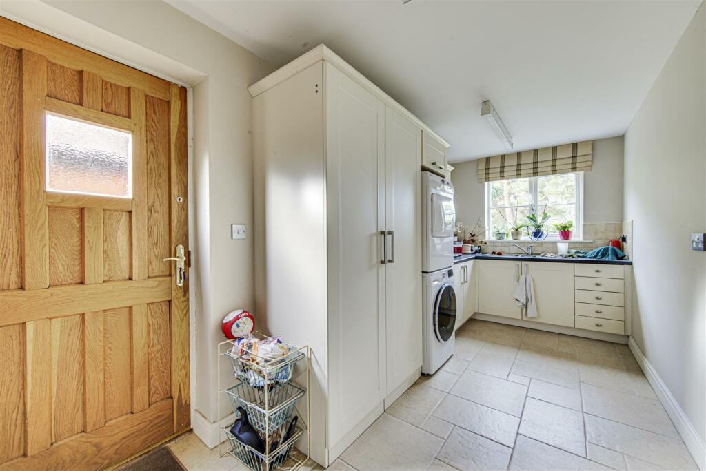 Additional image 25 of Spacious home on the exclusive Blackfirs Lane, Somerford, Congleton