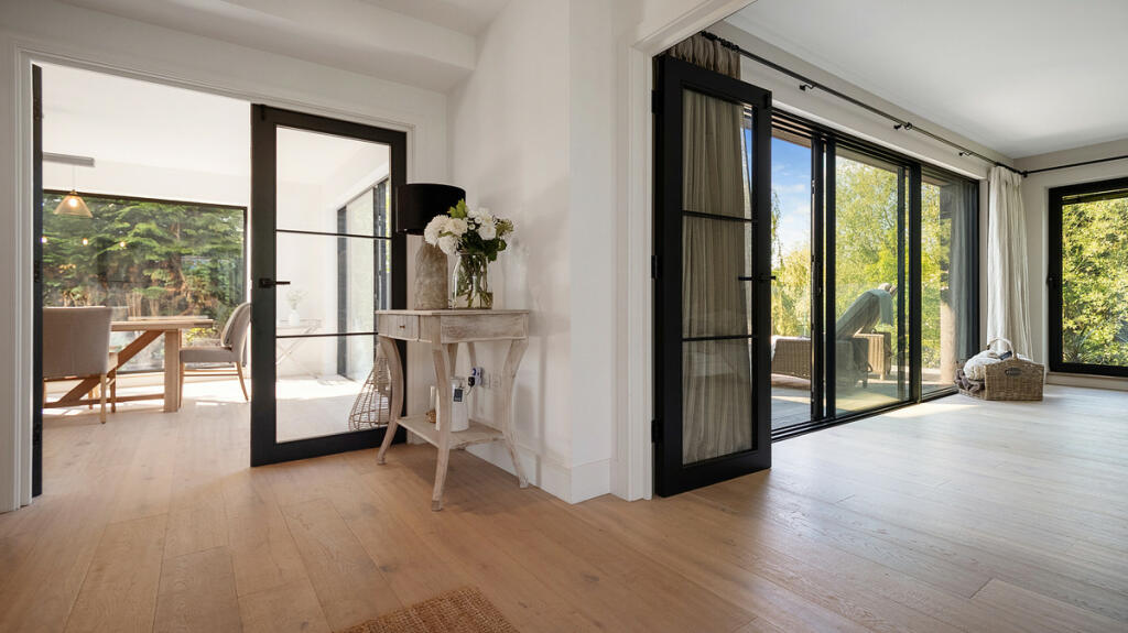 Additional image 4 of Riverside Off Tiddington Road, Stratford Upon Avon, Warwickshire. CV37 7BD