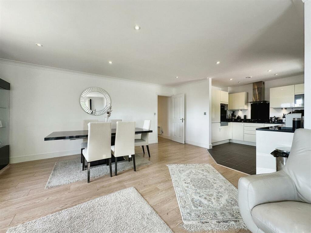 Additional image 26 of Andrews Close, Warwick